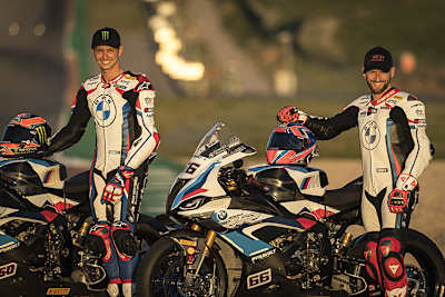 Die BMW-Werksfahrer Michael van der Mark (li.) und Tom Sykes