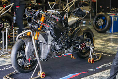 Die gestrippte BMW M1000RR