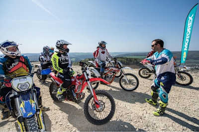 Motorex Dirt Mania: Am Lehrgang mit hochkarätigen Instruktoren sind zwei Startplätze für den Porlog zum Erzbergrodeo zu gewinnen