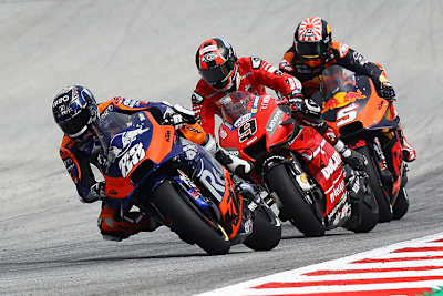 Miguel Oliveira vor Danilo Petrucci und Johann Zarco