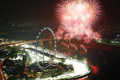 Feuerwerk über und auf der Strecke, ja gerne, aber brauchen wir einen WM-Punkt am Freitag?
