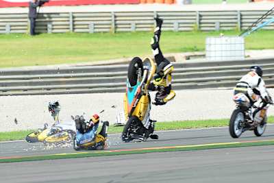 Dieser spektakuläre Sturz in Valencia war nicht der einzige Rückschlag für Philipp Öttl