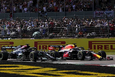 Max Verstappen gegen Lewis Hamilton