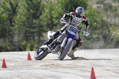 Für die asiatischen Talente im «VR46 Master Camp» waren die Flat-Track-Bikes ungewohnt 