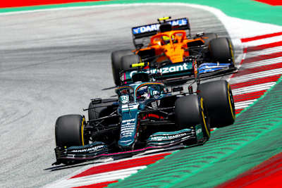 Typische Farben: Aston Martin in Grün, McLaren in Papaya-Orange