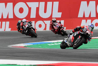 Hinter dem drittplatzierten Viñales schnappte sich Aleix Espargaró auf den letzten Metern noch Binder und Miller