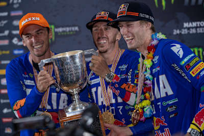 Partystimmung bei Alessandro Lupino, Tony Cairoli und Mattia Guadagnini