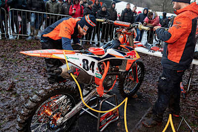 Die Frühjahrsklassiker finden häufig unter extremen Bedingungen statt, 2021 dürfte das Wetter aber das kleinste Problem darstellen