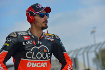 Davide Giugliano hat zwei Wirbel gebrochen