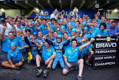 Fernando Alonso nach seinem WM-Titelgewinn 2005