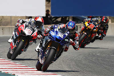 Jake Gagne vor Loris Baz