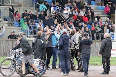 Die Black Forest Eagles feierten Max Dilger