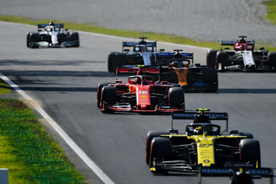 Die Silberpfeile einmal ganz hinten