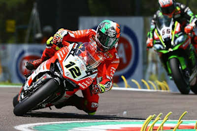 Kann Xavi Fores (vorne) den Platz von Tom Sykes bei Kawasaki übernehmen?