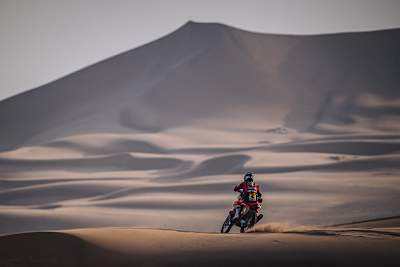Kevin Benavides, Red Bull KTM Factory Racing: In Lauerstellung bei der Dakar 2024