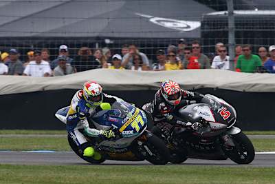 Indy: Dominique Aegerter und Johann Zarco lieferten sich einen harten Kampf