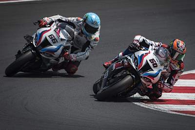 Michael van der Mark vor Tom Sykes