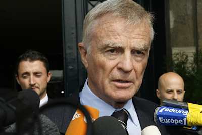 Ex-FIA-Präsident Max Mosley zwingt Google, die Bilder aus dem heimlich aufgenommenen Sex-Video herauszufiltern