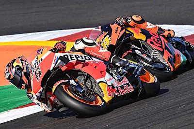 Portugal-GP: Stefan Bradl wehrt sich gegen Pol Espargaró, der Dritter wurde