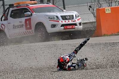 Sturz von Loris Baz am Freitag