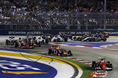 Vor einem Jahr fuhr Sebastian Vettel in Singapur von der Pole zum Sieg