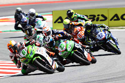 Nicht alle in der 300er-Klasse haben so viel Erfahrung wie Weltmeister Jeffrey Buis (vorne)