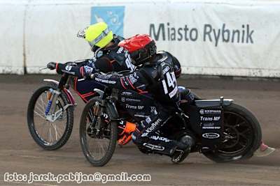 Kai Huckenbeck (rot) fällt für den Rest des Jahres aus