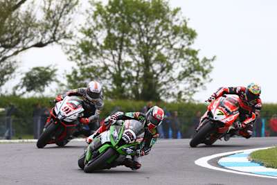 Superbike-WM 2015: Kawasaki, Aprilia und Ducati fahren vorne