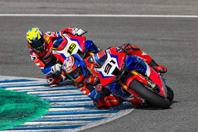 Leon Haslam vor Alvaro Bautista