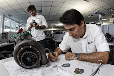 Die französischen Techniker an der Arbeit