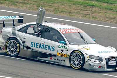 Tom Kristensen mit der Tankkanne