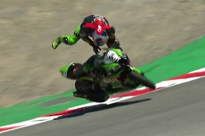 Erst stieg Toprak Razgatlioglu hoch in die Luft...