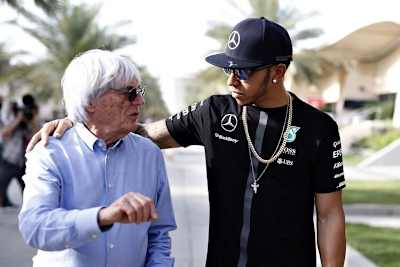 Bernie Ecclestone mit Lewis Hamilton