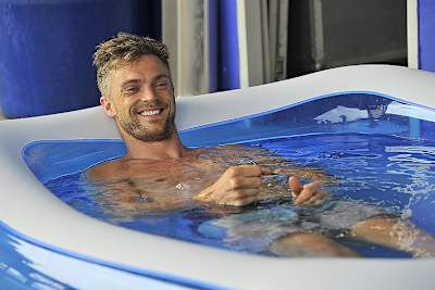 Superbike-Pilot Leon Camier 2017 im Buriram-Paddock