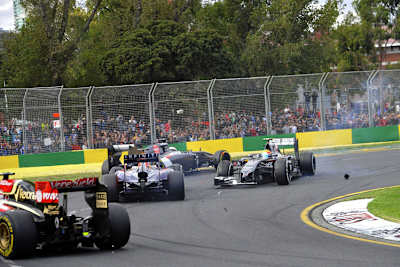 Esteban Gutiérrez sorgte mit seinem Dreher schon in der dritten Kurve der ersten Rennrunde für Chaos