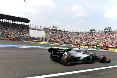 Lewis Hamilton blieb im Qualifying eine halbe Sekunde langsamer als Max Verstappen, der hinterher strafversetzt wurde