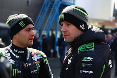 Leon Haslam (v.l.) und Jonathan Rea