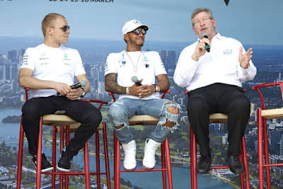Valtteri Bottas, Lewis Hamilton und Ross Brawn