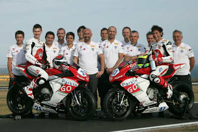 Giuliano Rovelli (Mitte) und sein ParkinGO-Team
