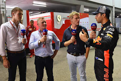 Johnny Herbert (Zweiter von links)