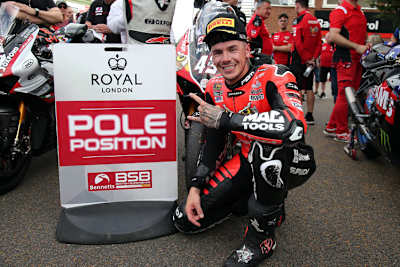 Scott Redding: Pole-Position und Sieg im ersten Lauf von Snetterton