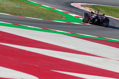 Idealer Mix: Der Circuit de Barcelona-Catalunya ist ein gutes Pflaster für Testfahrten