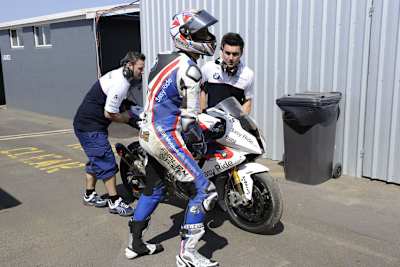 Zumindest packt Ruben Xaus mit an