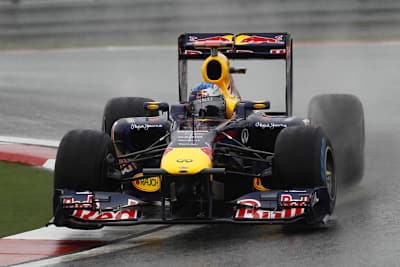 Vettel ging in Istanbul bei Nässe herzhaft zur Sache