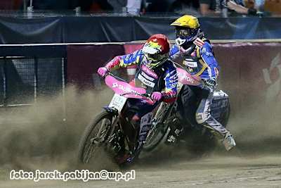 Für Grigorij Laguta (li.) und Leon Madsen geht es um Medaillen