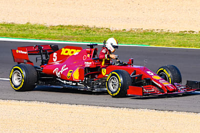 Sebastian Vettel wird von seinem Wagen im Stich gelassen