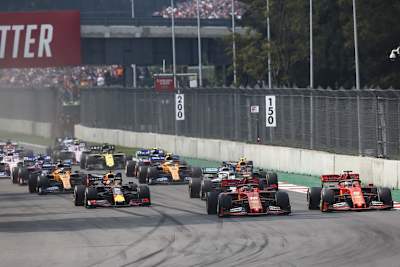 Kurz nach dem Start zum Mexiko-GP