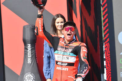 Adrian Huertas gewann in Most beide Rennen