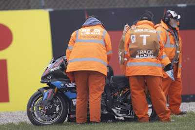Die BMW von Tom Sykes nach dem Sturz