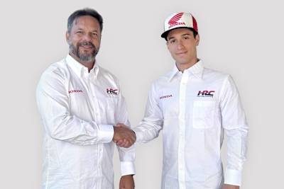 Tom Vialle mit Marcus Pereira de Freitas, HRC General Manager MXGP